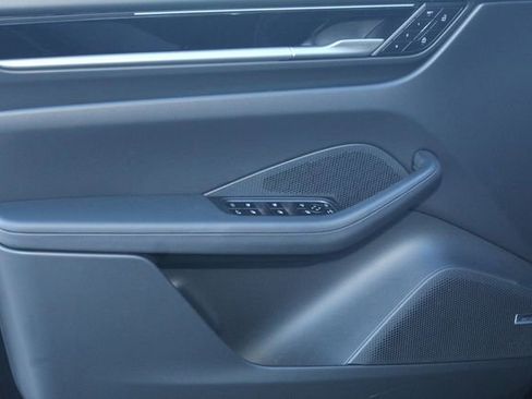 New 2026 Porsche Macan 4 Electric image 21