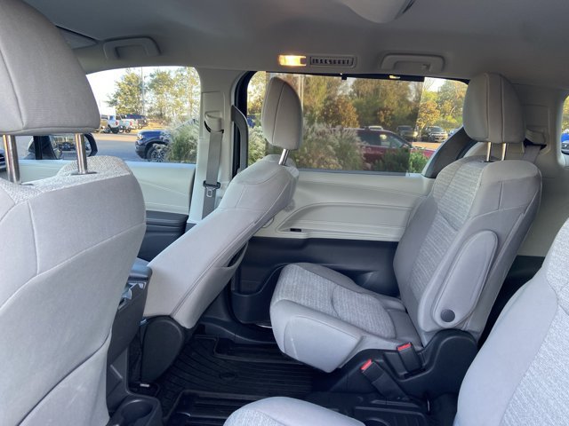 Used 2022 Toyota Sienna LE FWD image 17