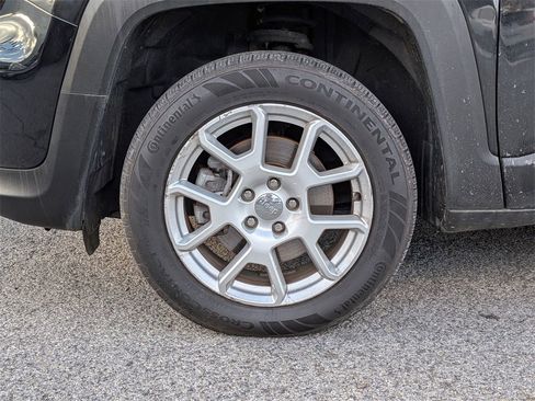 Used 2021 Jeep Renegade Limited image 27