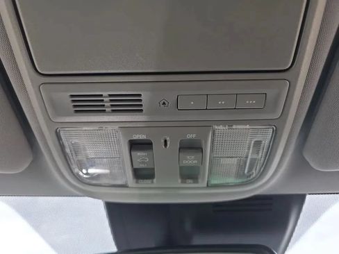 Used 2021 Honda CR-V Touring image 43