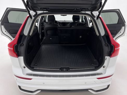 Used 2023 Volvo XC60 B6 Ultimate AWD/4WD image 25