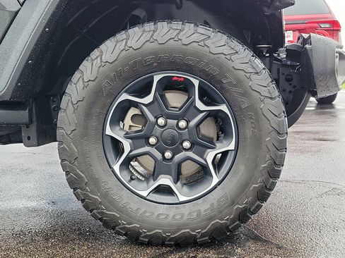 Used 2023 Jeep Wrangler Unlimited Rubicon w/ LED Lighting Group image 5