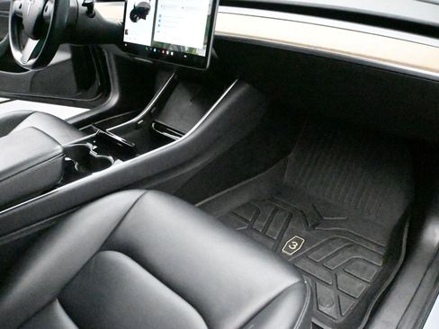 Used 2019 Tesla Model 3 Mid Range image 15