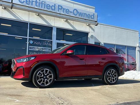 Certified 2025 BMW X2 xDrive28i w/ Premium Package image 4