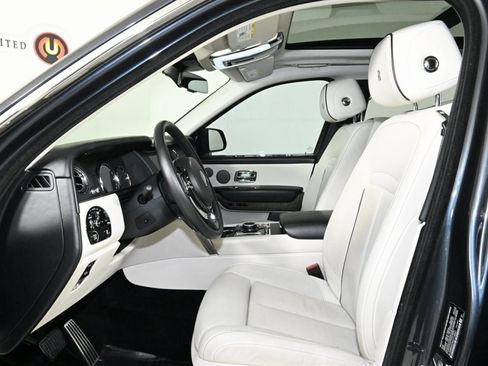 Used 2019 Rolls-Royce Cullinan image 12