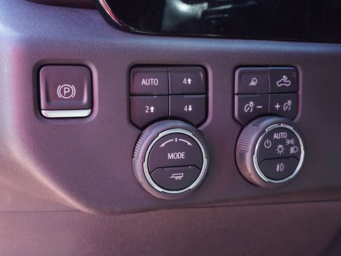 Certified 2024 Chevrolet Silverado 1500 ZR2 AWD/4WD image 18