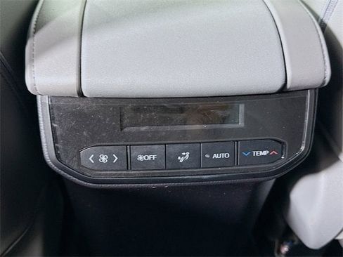 Certified 2023 Toyota Highlander XLE image 25