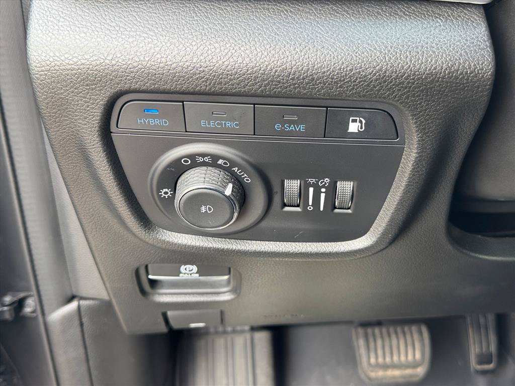 Used 2022 Jeep Grand Cherokee Trailhawk w/ Advanced Protech Group II AWD/4WD image 21