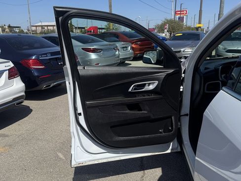 Used 2017 Chevrolet Equinox LS FWD image 14