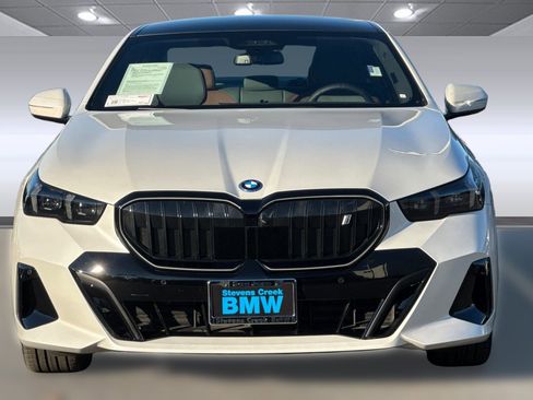 Used 2025 BMW i5 xDrive40 image 5