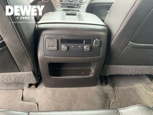 Used 2020 Chevrolet Suburban LT AWD/4WD image 25
