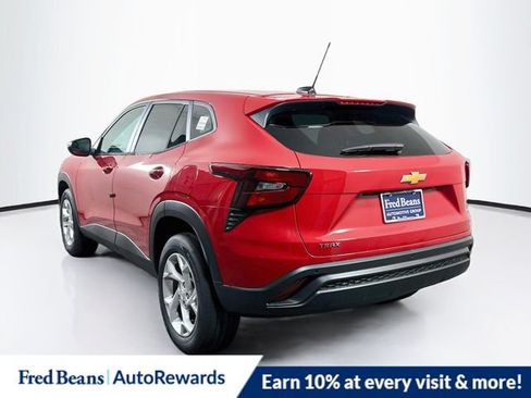 New 2026 Chevrolet Trax LS w/ LS Convenience Package FWD image 5