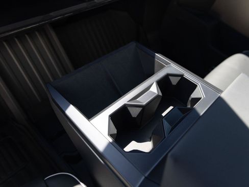 Used 2025 Tesla Cybertruck AWD Crew Cab image 20
