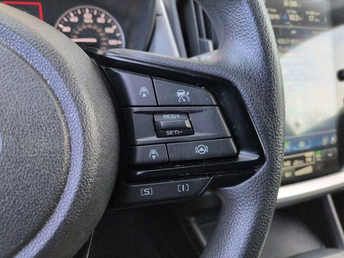 Used 2025 Subaru Crosstrek 2.0i Premium image 24