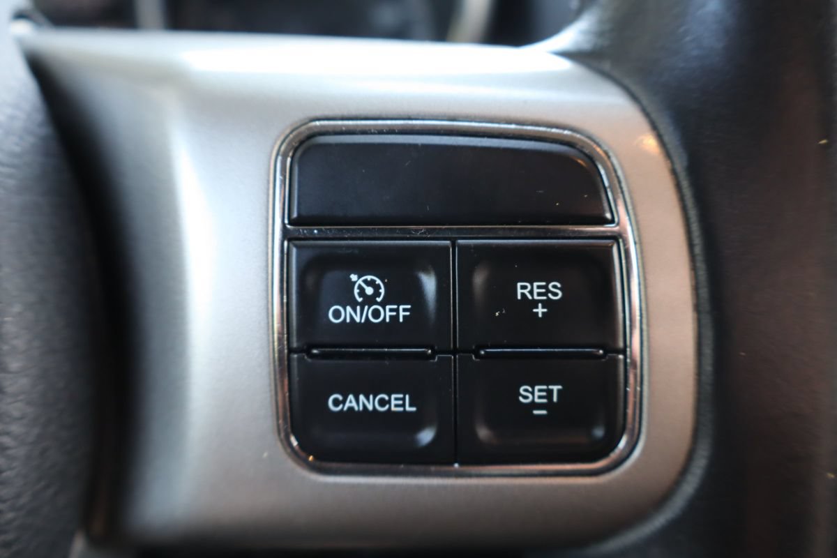 Used 2012 Jeep Grand Cherokee Laredo AWD/4WD image 31