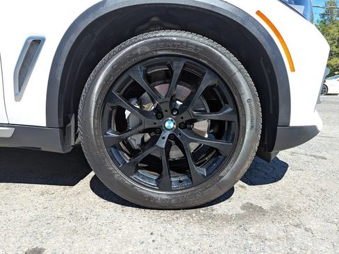 Used 2021 BMW X5 xDrive40i w/ Premium Package AWD/4WD image 52