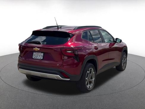 Used 2025 Chevrolet Trax LT image 14