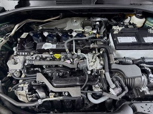 Used 2024 Toyota Corolla Cross LE image 28