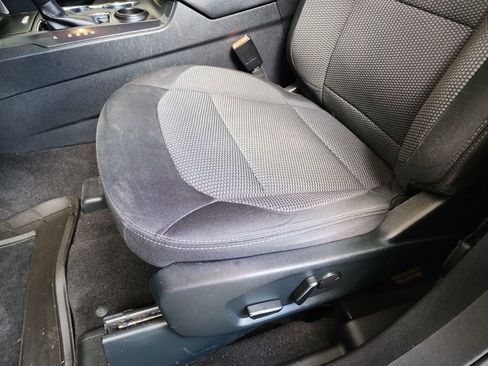 Used 2018 Ford Explorer XLT image 15