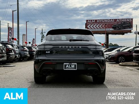 Used 2022 Porsche Macan AWD/4WD image 5