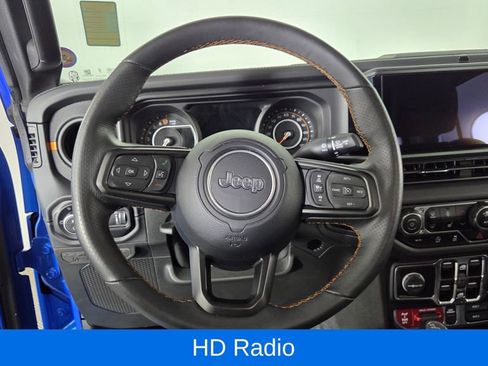 Used 2024 Jeep Gladiator Mojave w/ Technology Group AWD/4WD image 15