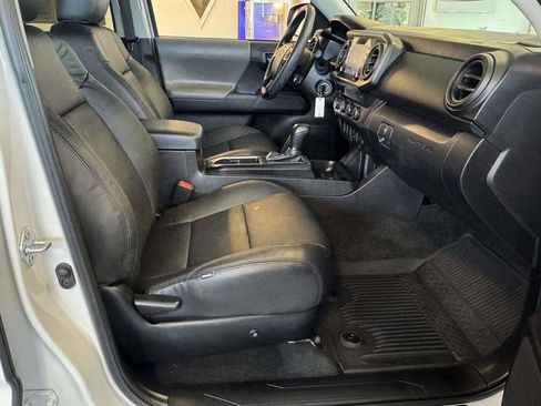 Used 2023 Toyota Tacoma SR AWD/4WD image 14
