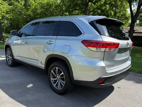 Used 2019 Toyota Highlander XLE FWD image 9