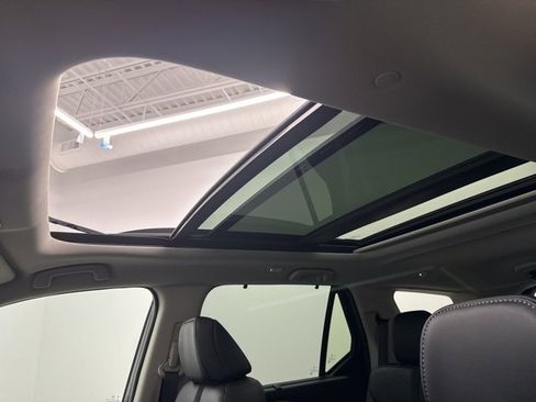 New 2025 Honda Pilot Touring image 48