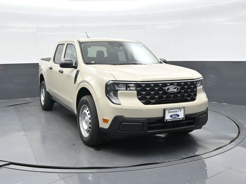 New 2025 Ford Maverick XL image 15