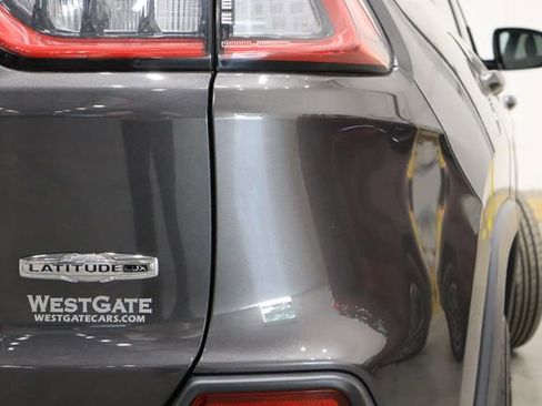 Used 2021 Jeep Cherokee Latitude Lux w/ Comfort/Convenience Group AWD/4WD image 45