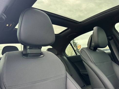 Used 2025 Mercedes-Benz C 300 4MATIC Sedan image 16