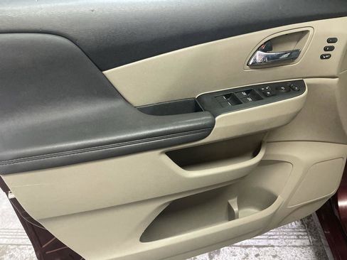 Used 2016 Honda Odyssey Touring Elite image 13
