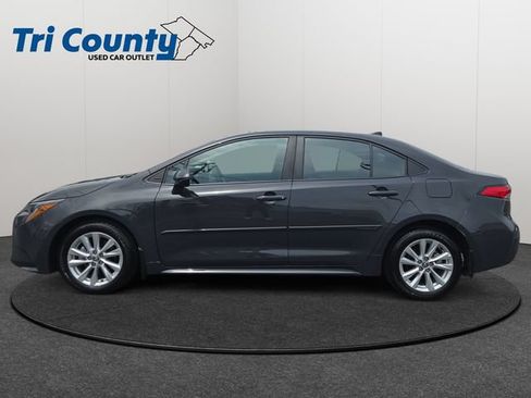 Certified 2025 Toyota Corolla LE w/ LE Premium Package FWD image 4