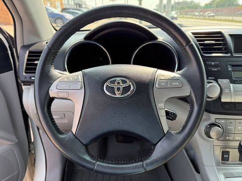 Used 2010 Toyota Highlander SE AWD/4WD image 27