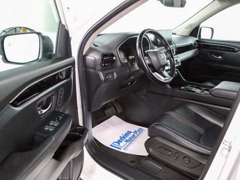 Used 2024 Honda Pilot EX-L image 3