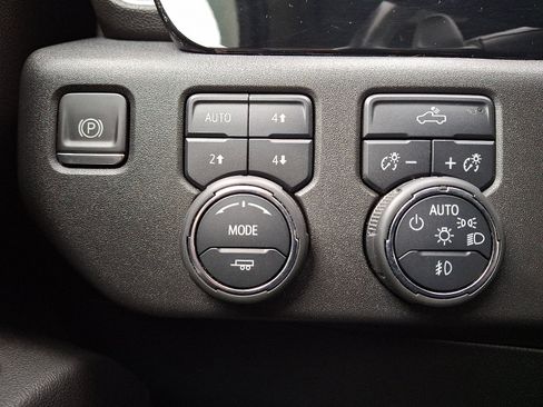 Used 2023 Chevrolet Silverado 1500 LT Trail Boss w/ Protection Package image 25