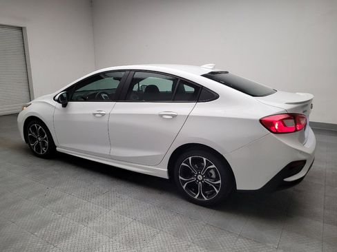 Used 2019 Chevrolet Cruze LT w/ Convenience Package FWD image 3