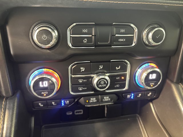 Used 2023 GMC Yukon AT4 w/ Technology Package AWD/4WD image 15