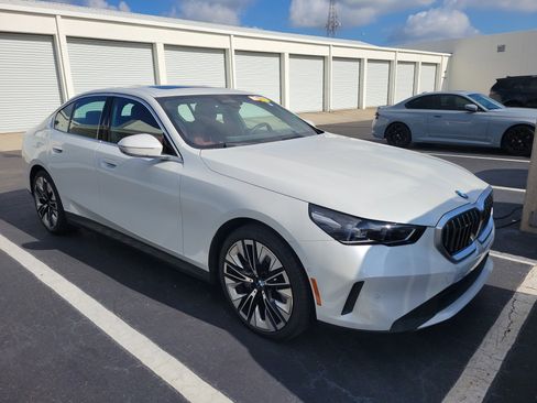 Used 2026 BMW 540i xDrive AWD/4WD image 2