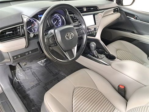 Used 2019 Toyota Camry SE w/ Convenience Package image 18