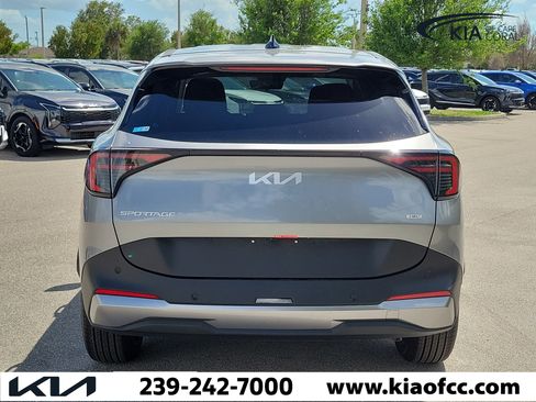 New 2026 Kia Sportage LX FWD image 5