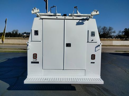 Used 2022 Ford E-350 and Econoline 350 Super Duty w/ Power Windows & Locks Group image 7