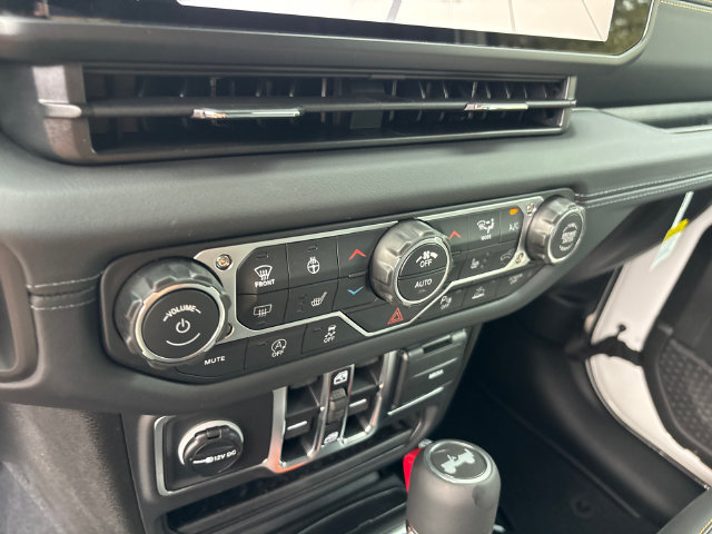 New 2027 Jeep Wrangler Unlimited Sahara AWD/4WD image 22