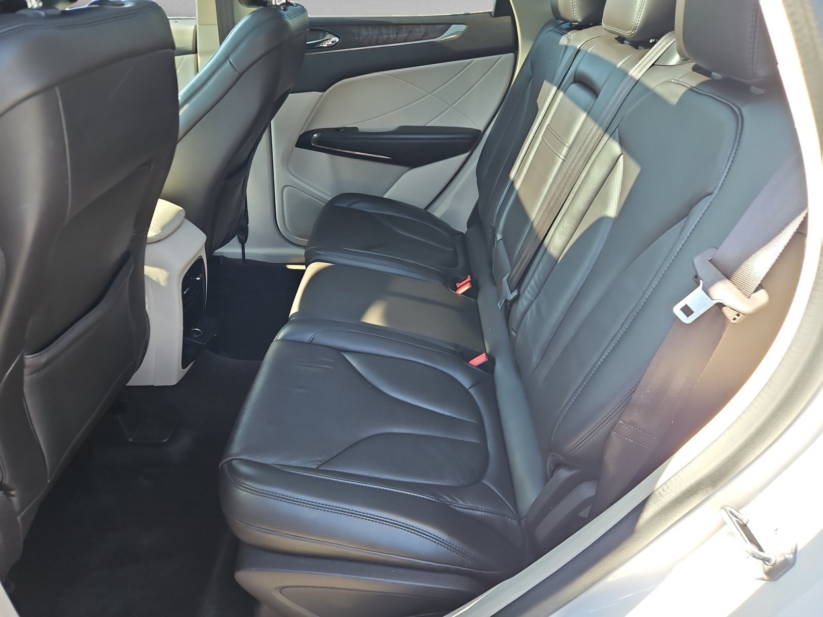 Used 2017 Lincoln MKC Reserve FWD image 14