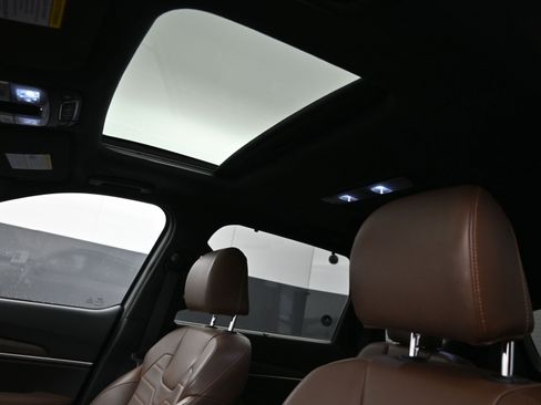 Used 2022 Kia Telluride SX w/ SX Prestige Package image 17