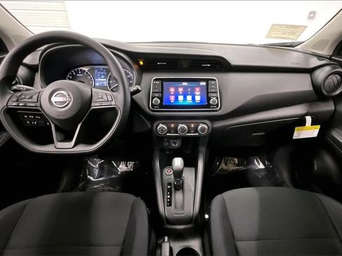 New 2025 Nissan Kicks S image 5