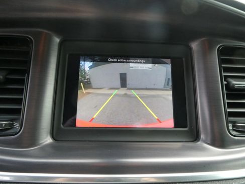 Used 2018 Dodge Charger SXT w/ Blacktop Package RWD image 21