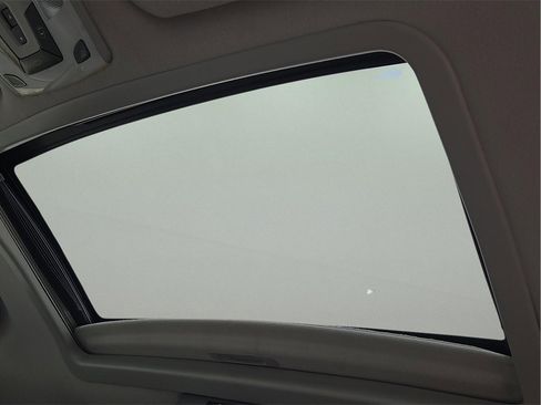 Used 2012 Toyota Sienna XLE image 16