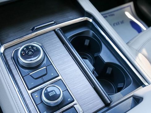 Used 2024 Ford Expedition Limited image 30