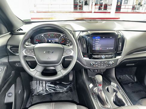 Used 2023 Chevrolet Traverse RS image 16
